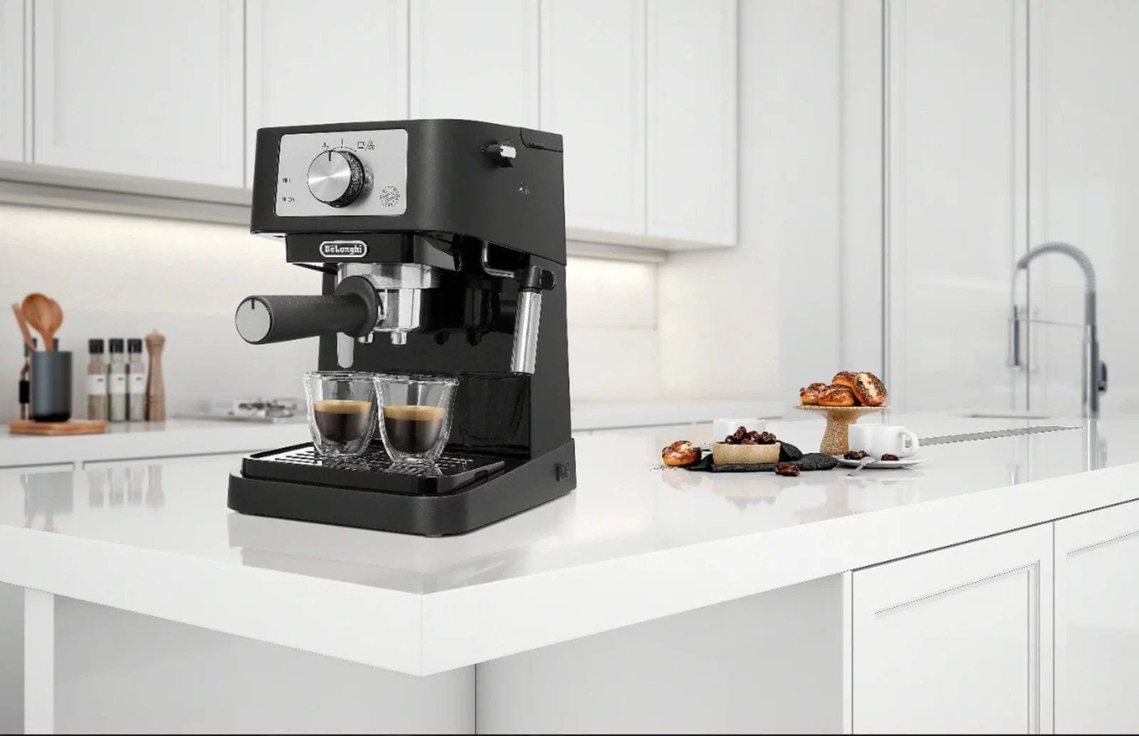 de’longhi – stilosa 15 bar pump espresso machine – black and stainless de’longhi – stilosa 15 bar pump espresso machine – black and stainless